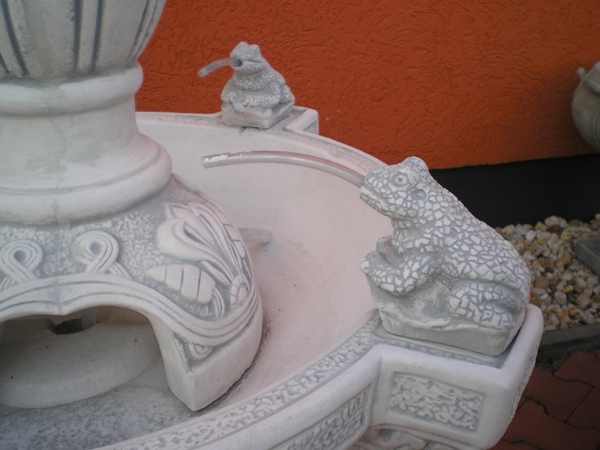 Springbrunnen, Gartenbrunnen, Steinbrunnen