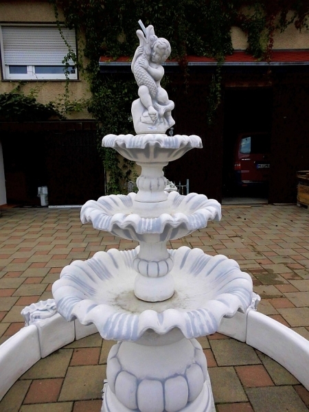 Steinbrunnen, Gartenbrunnen, Brunnen
