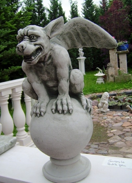Gargoyle, Statuen, Steinfiguren, Skulpturen, Gartenfiguren