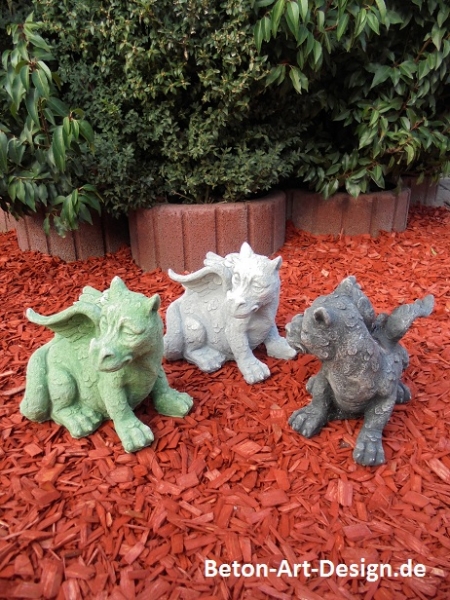 cute dragon from white concrete - Height: 23.5 cm