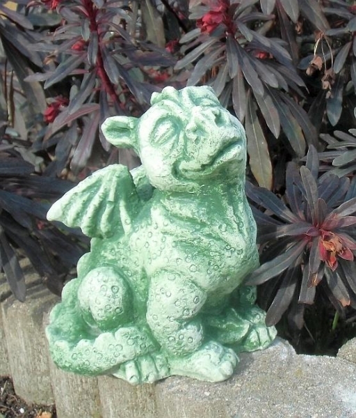 Drache, Skulptur, Steinfigur, Gartenfigur, Gartendekoration, Statue