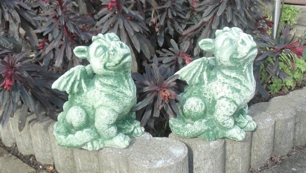 Drache, Skulptur, Steinfigur, Gartenfigur, Gartendekoration, Statue