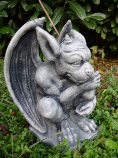Gargoyle, Statuen, Steinfiguren, Skulpturen, Gartenfiguren