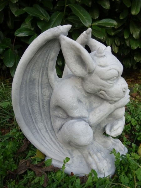 Gargoyle, Statuen, Steinfiguren, Skulpturen, Gartenfiguren