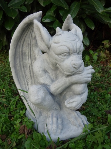Gargoyle, Statuen, Steinfiguren, Skulpturen, Gartenfiguren