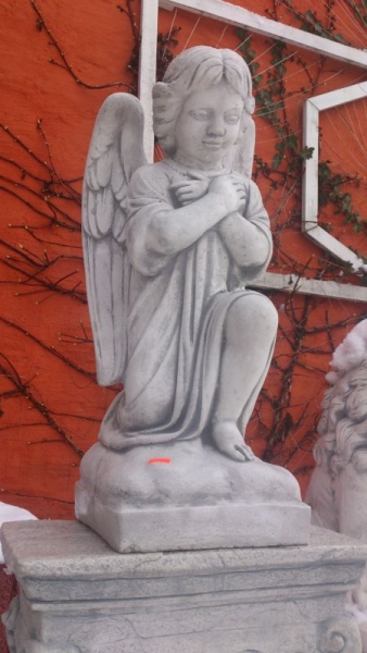 Stone sculpture "Angel kneeling" 53 cm grave angels