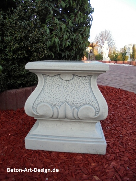 Sockel, Kapitell, Podest, Figurensockel, Steinsockel, Gartendekoration