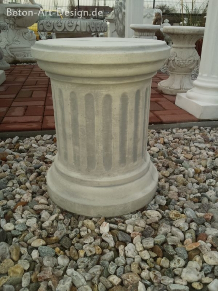 Round base for Gartenfigur / stone figure 43 cm high