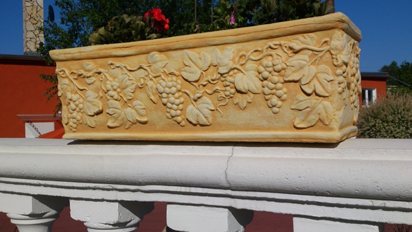 beautiful "flower box with wine decor"