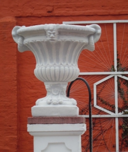 Pflanzschale, Steinfiguren, Gartenfiguren, Skulpturen, Statuen