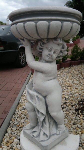 Decorative Planter Putte - looking to the right