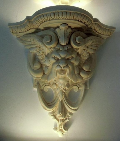 Wall console "lion" in either plaster or concrete