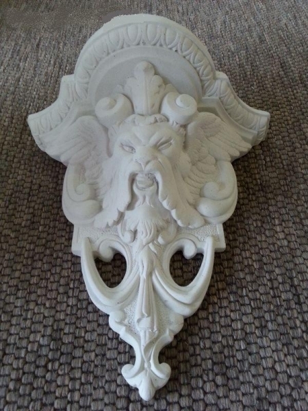 Wall console "lion" in either plaster or concrete