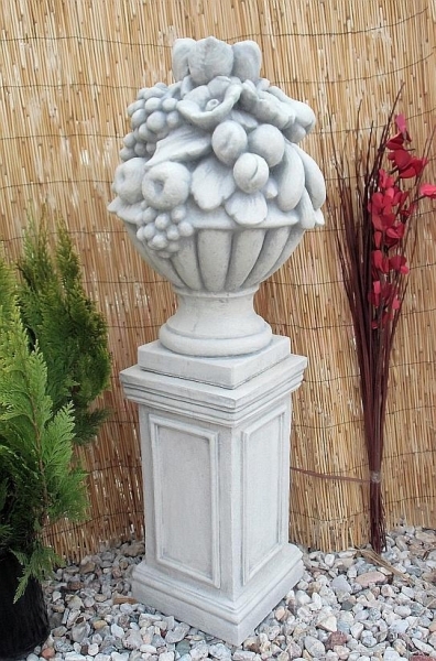 Sockel, Kapitell, Podest, Figurensockel, Steinsockel, Gartendekoration
