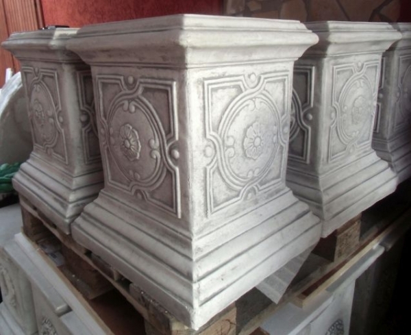 Säule, Sockel, Steinsäule, Figurensäule, Podest, Gartendekoration
