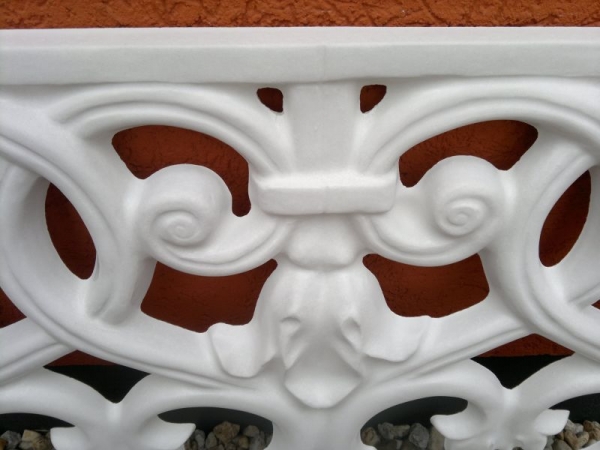 Decorative element for wall cladding / facade