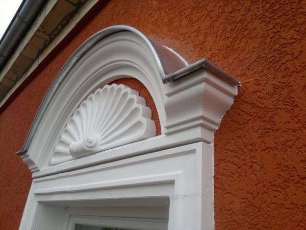 Fassadenstuck, Fensterumrahmung, Stuckleiste, Betonstuck