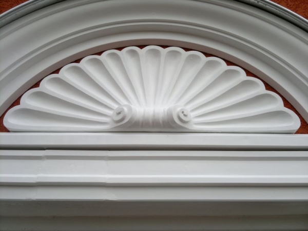 Fassadenstuck, Fensterumrahmung, Stuckleiste, Betonstuck