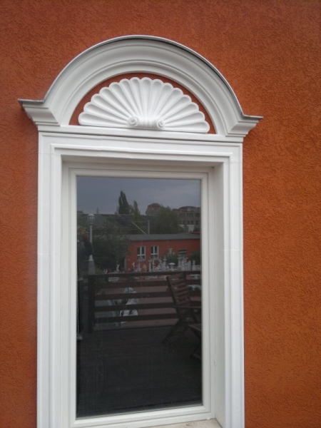 Fassadenstuck, Fensterumrahmung, Stuckleiste, Betonstuck