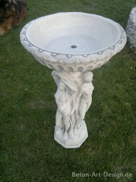 Planter with 3 virgins gray patina
