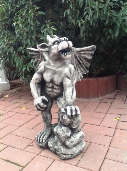 Gargoyle, Statuen, Steinfiguren, Skulpturen, Gartenfiguren