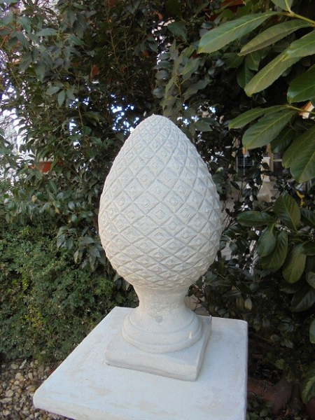 Pinienzapfen, Pfeilerspitze,  47 cm hoch, Pfeilerschmuck, Park & Gartendekoration, Steinguss