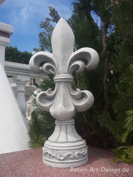 Steinfiguren, Lilie, Gartenfiguren, Skulpturen, Statuen