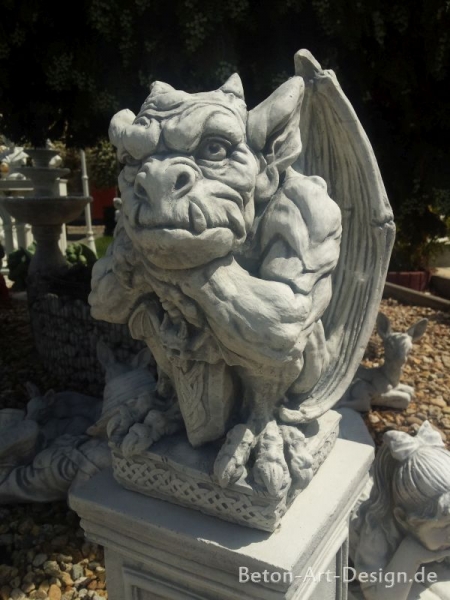 Gargoyle, Statuen, Steinfiguren, Skulpturen, Gartenfiguren