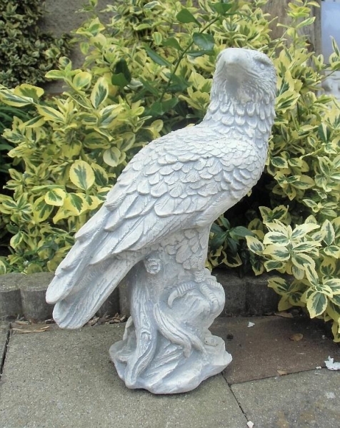 Adler, Gartenfiguren, Steinfiguren, Statuen, Skulpturen, Gartendekoration