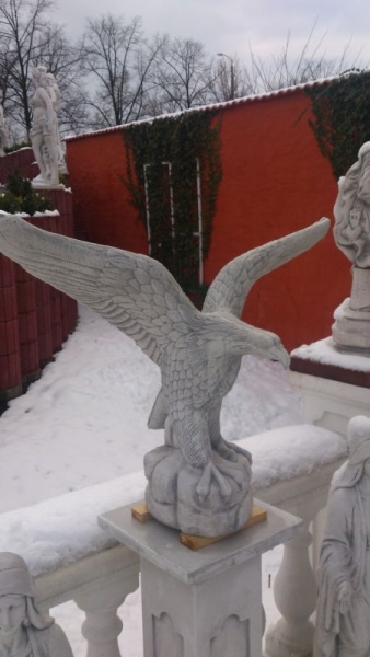 Adler, Gartenfiguren, Steinfiguren, Statuen, Skulpturen, Gartendekoration