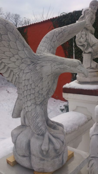 Adler, Steinfiguren, Gartenfiguren, Skulpturen, Statuen