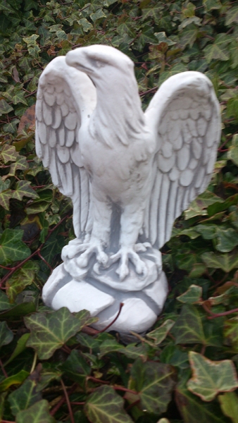 Adler, Steinfiguren, Gartenfiguren, Skulpturen, Statuen