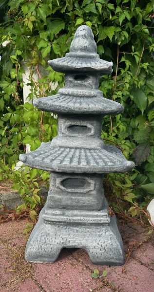 Steinlaterne, Pagode, japanische Gartendekoration