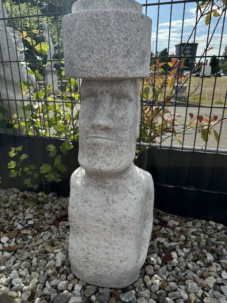 Moai mit Hut