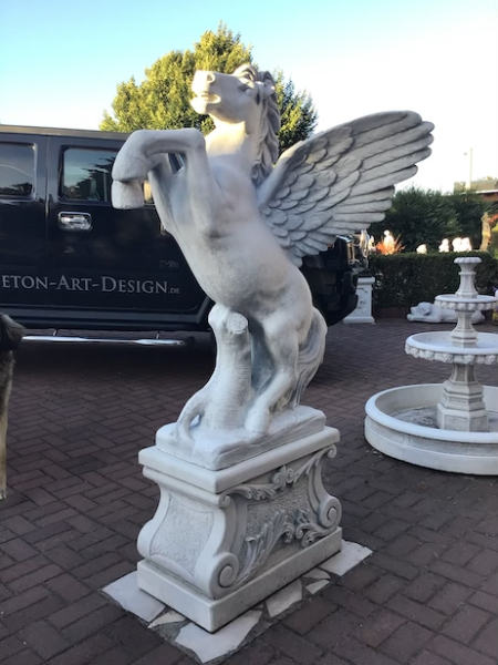 Steinfigur Pegasus, Tierfigur, Pferdefigur