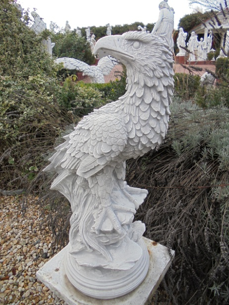 Statue Adler Steinfigur H.69 cm, Steinguss