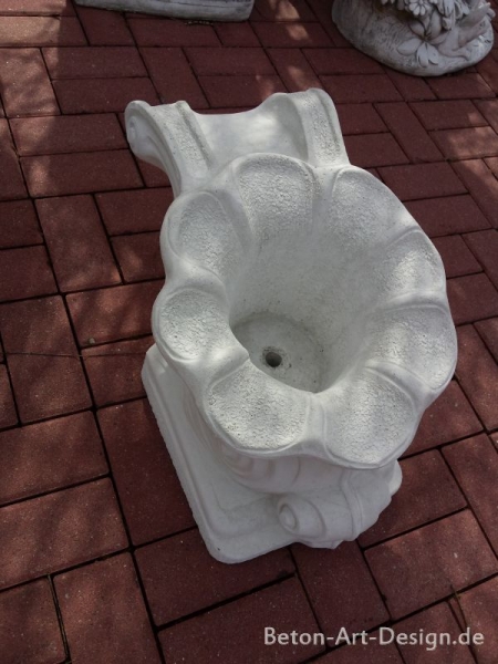 Pflanzschale, Brunnen