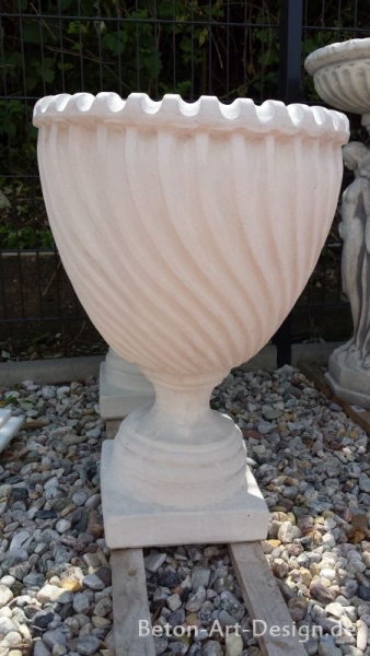 vase / planter for garden or patio
